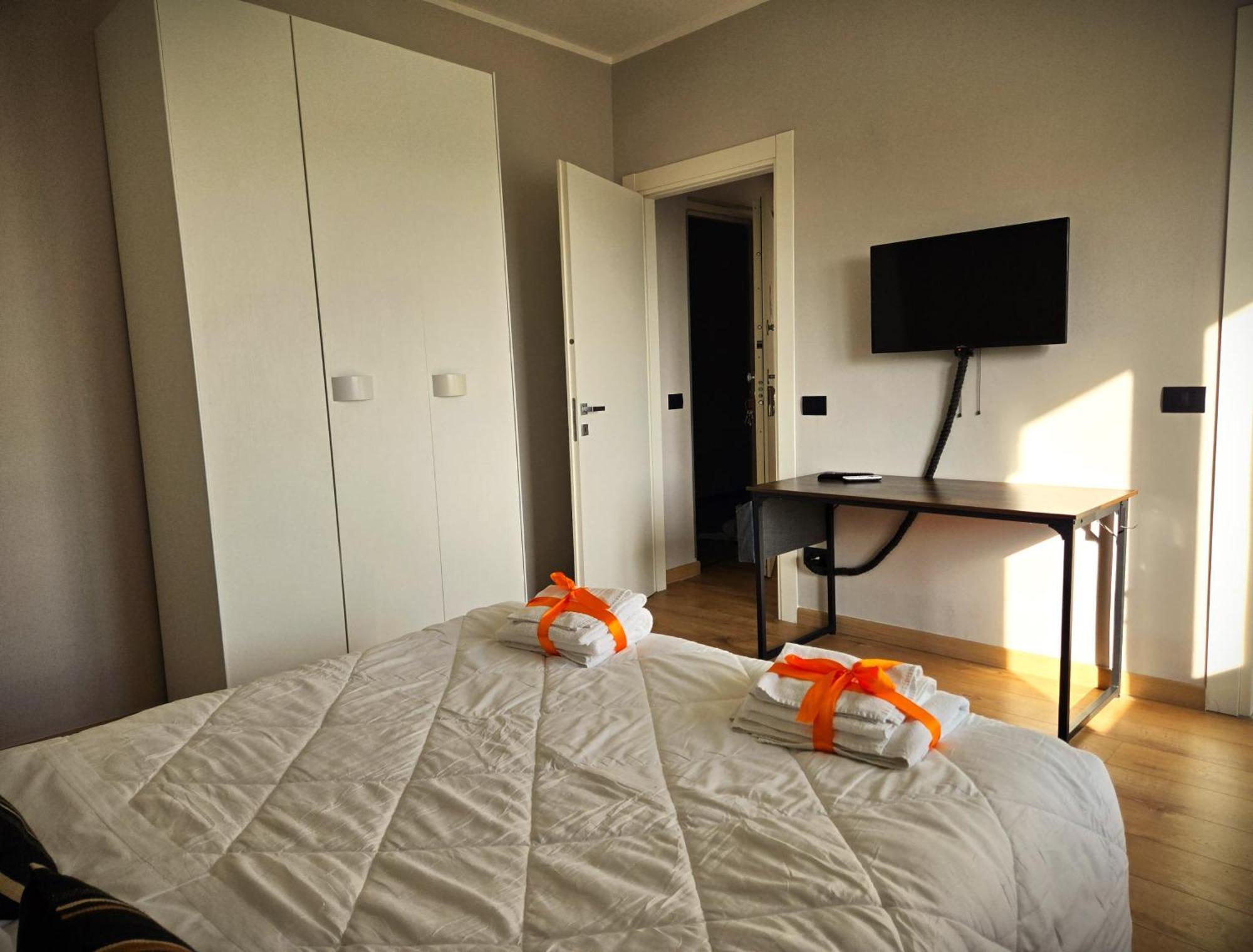 7 Lakes Aparthotel Burolo Esterno foto