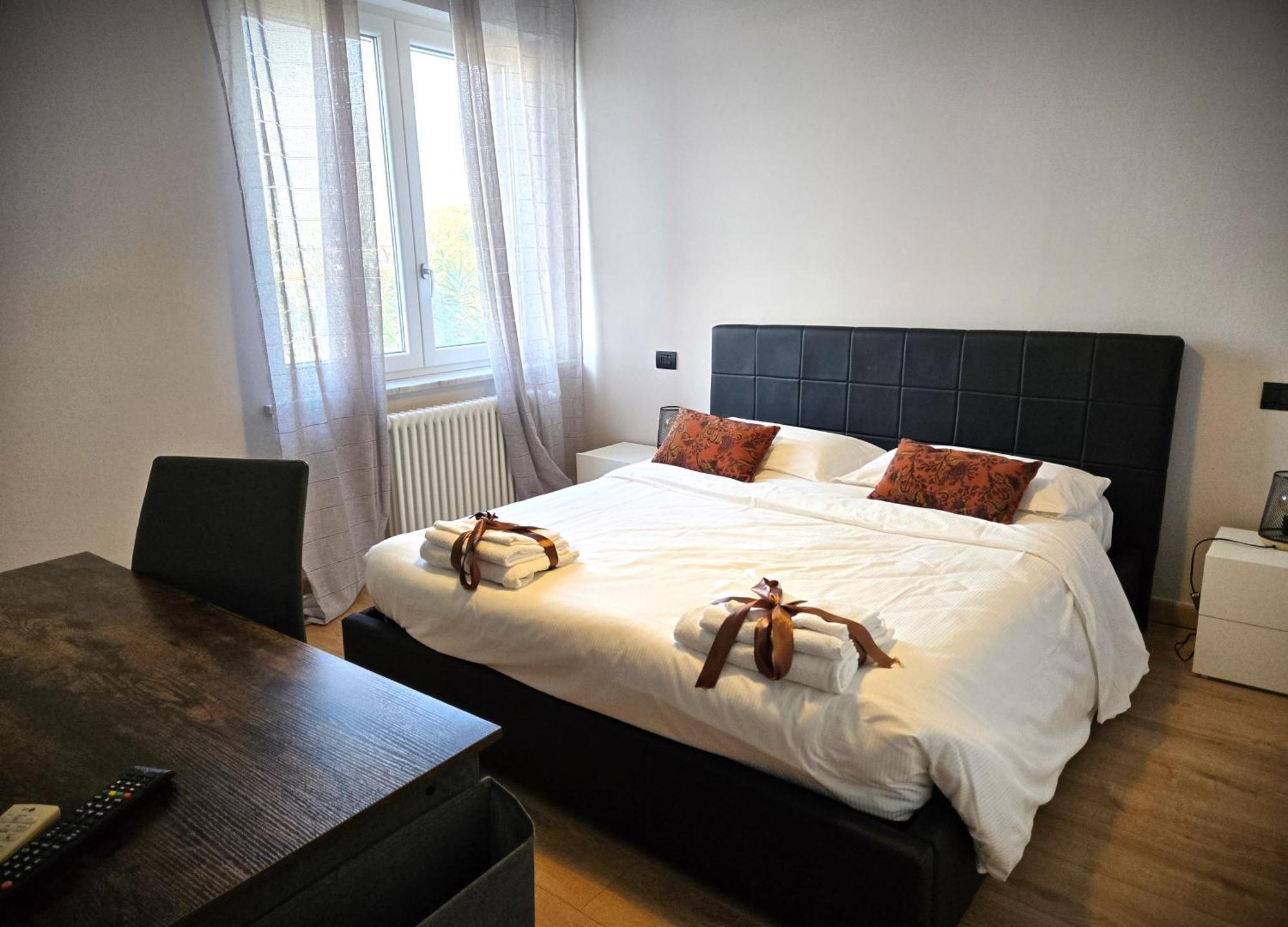 7 Lakes Aparthotel Burolo Esterno foto