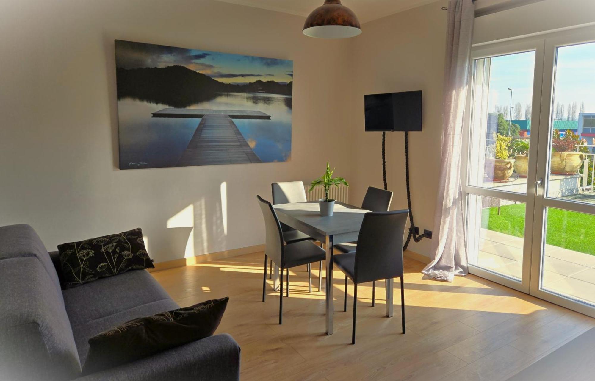 7 Lakes Aparthotel Burolo Esterno foto