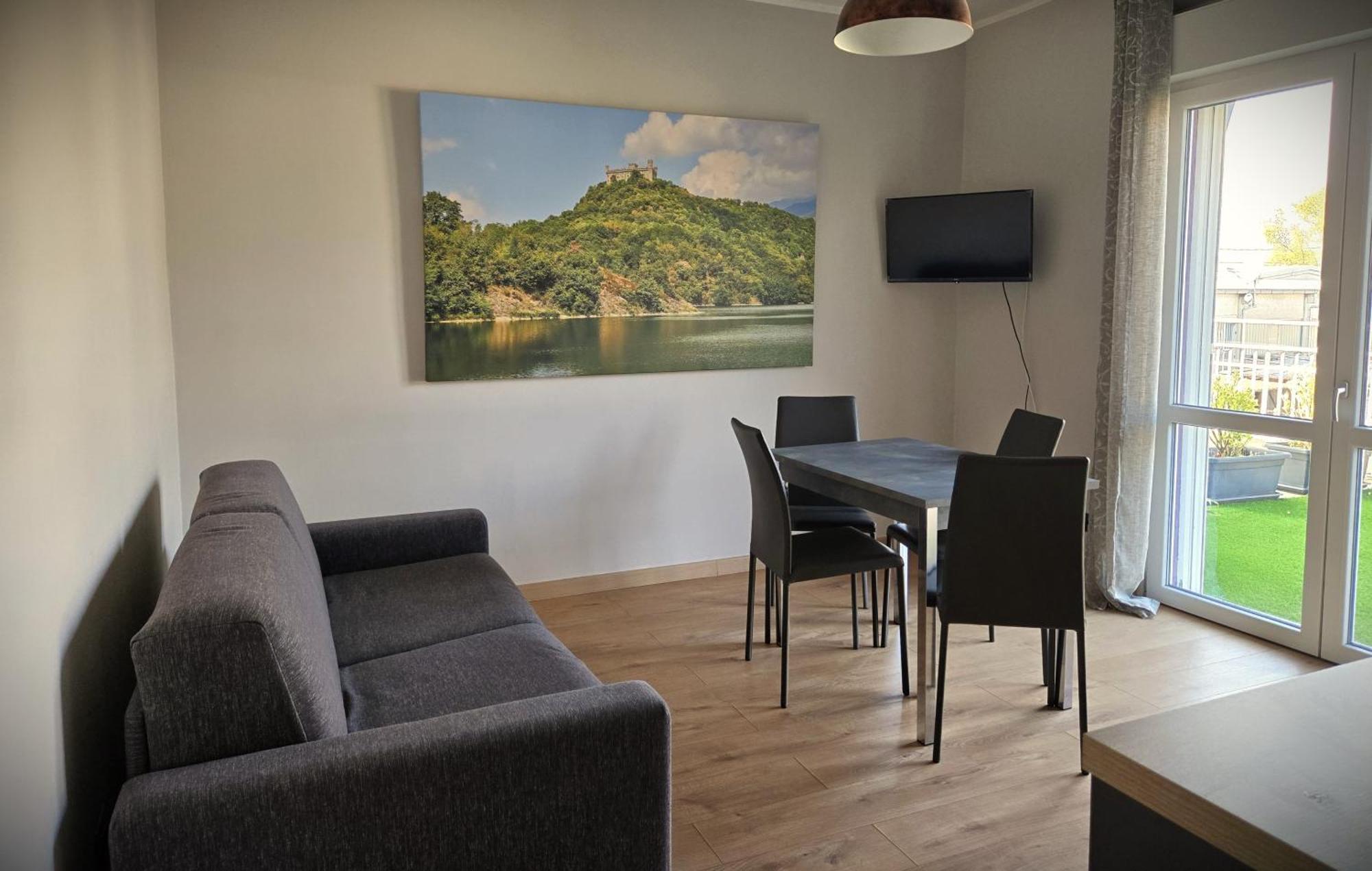 7 Lakes Aparthotel Burolo Esterno foto